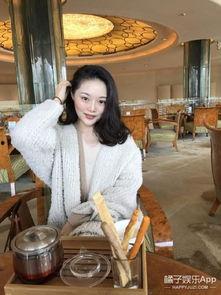 雷宛萤家庭背景,出身名门，传承家族荣耀的杰出女性