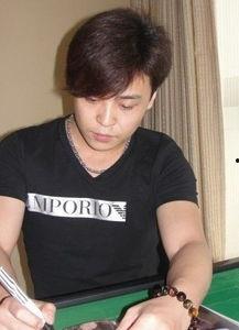 姜玉阳图片,光影交织下的音乐追梦人